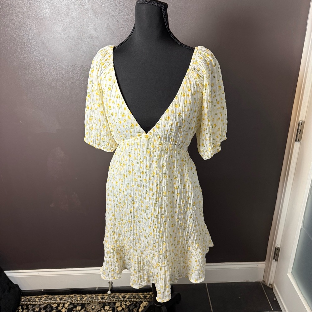 Lulus White Yellow Floral Cutout Mini Dress | Size M | Puff Sleeve